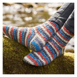 Anleitungsbuch Along the Riverbank mit WYS Signature 4Ply Country Birds Collection