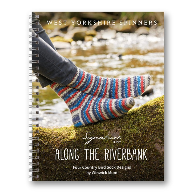 Anleitungsbuch Along the Riverbank mit WYS Signature 4Ply Country Birds Collection