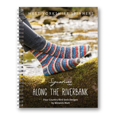 Anleitungsbuch Along the Riverbank mit WYS Signature 4Ply Country Birds Collection