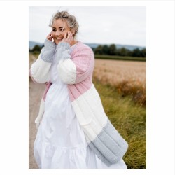 Strickanleitung 5623 für einen großzügigen Cardigan aus King Cole Timeless Chunky