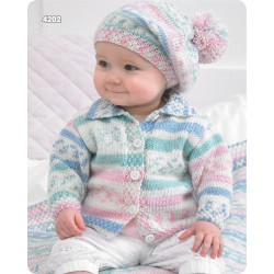 King Cole Strickanleitung (DK) 4202 für Babies - Jäckchen, Decke Mütze
